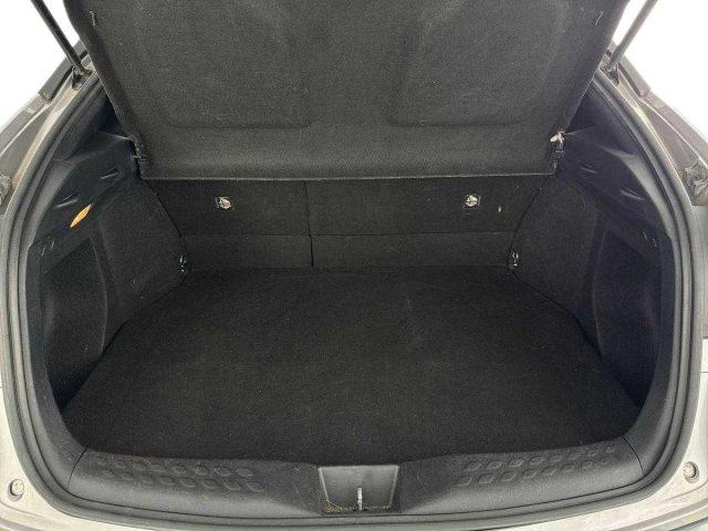 TOYOTA C-HR 1.8 Hybrid E-CVT Business