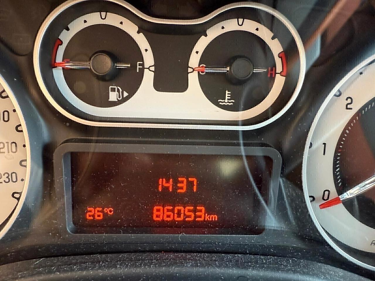 Fiat 500L 86.000KM 1.4 Trekking 95CV unico-pr