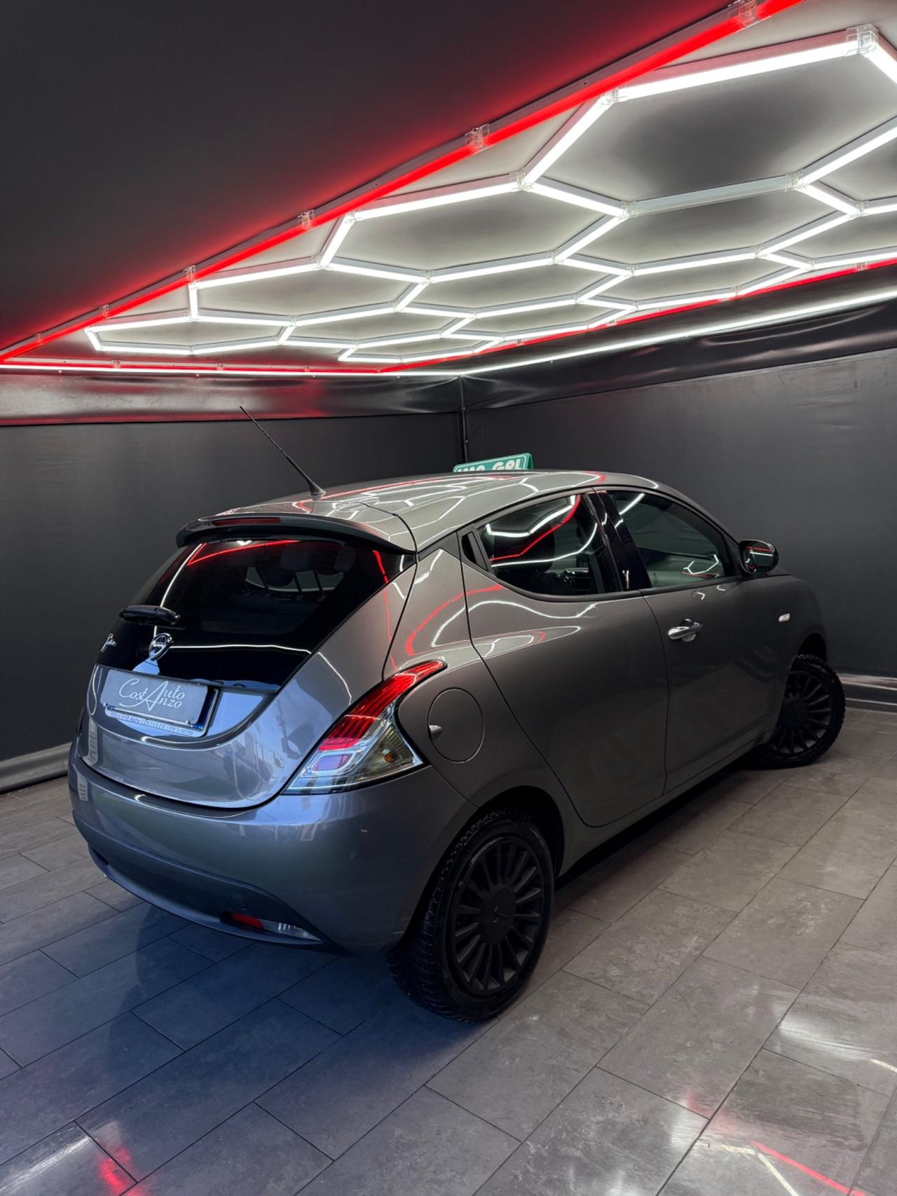 Lancia Ypsilon 1.2 GPL Ecochic Silver 2013