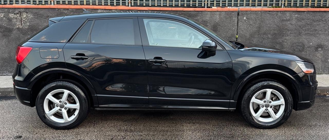Audi Q2 1.6 TDI TOTAL BLACK