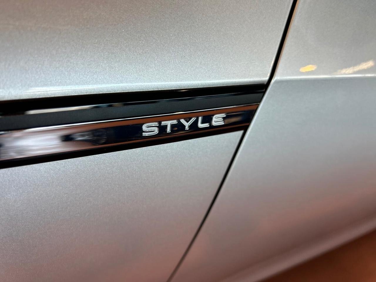 Volkswagen Golf STYLE 2.0 TDI SCR 115 CV 6mt