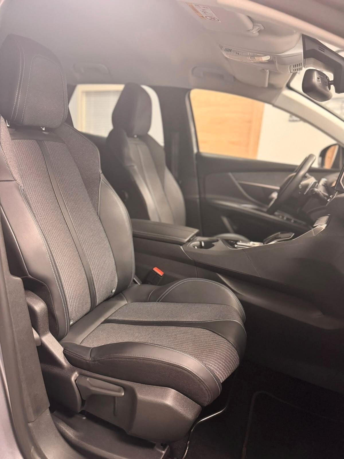 Peugeot 3008 BlueHDi 130 S&S EAT8 Allure Pack