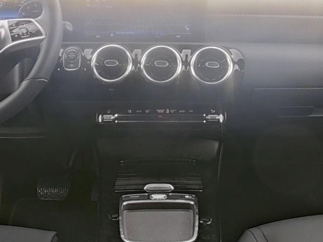 MERCEDES-BENZ A 180 Automatic Progressive Advanced