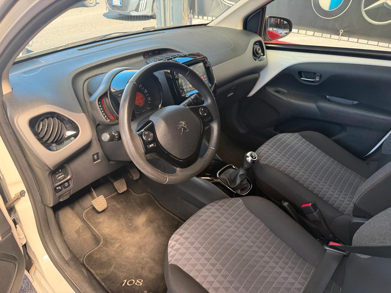Peugeot 108 VTi 72 S&S 5 porte Allure