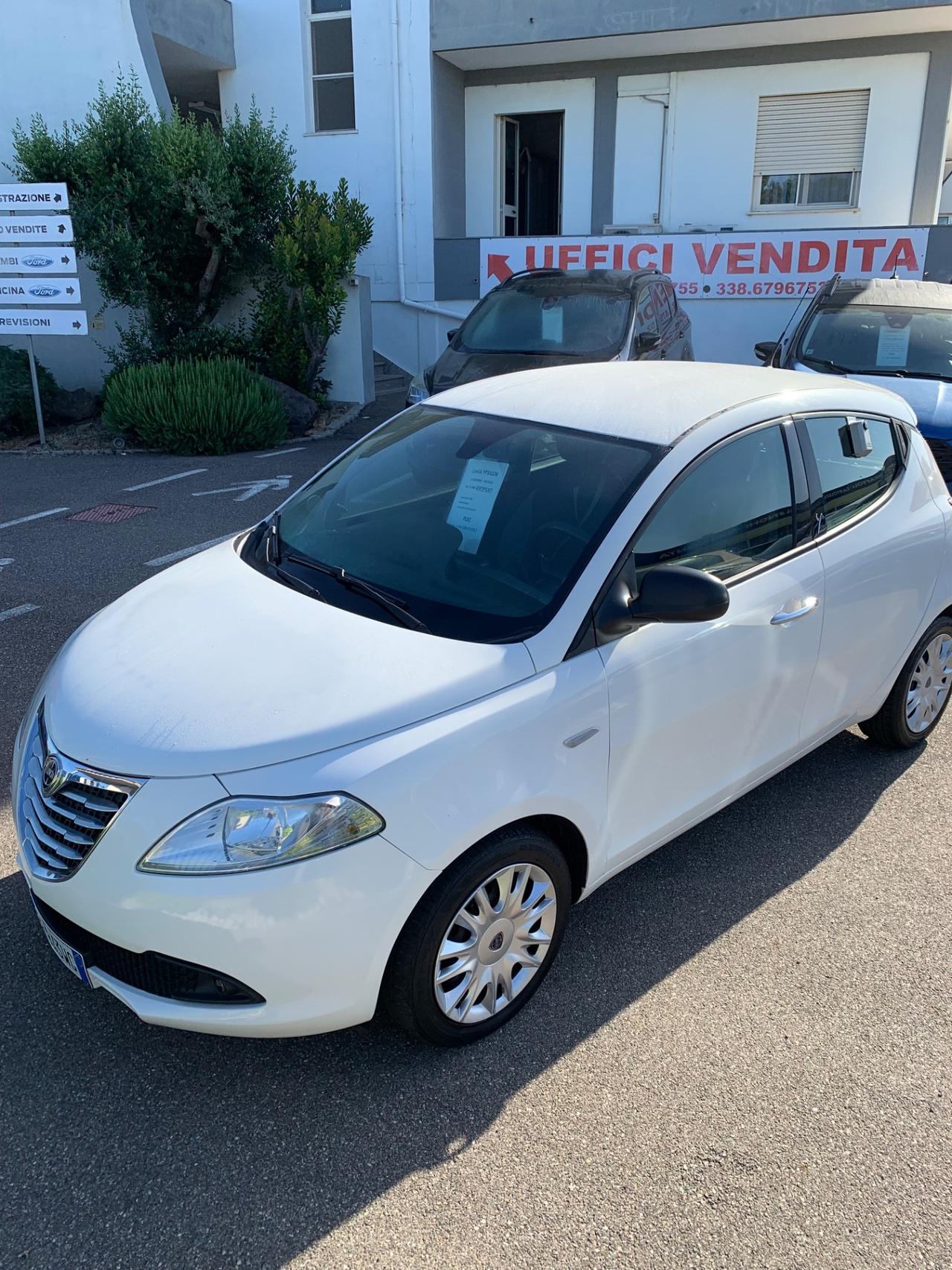 Lancia Ypsilon 1.2 69 CV 5 porte Gold