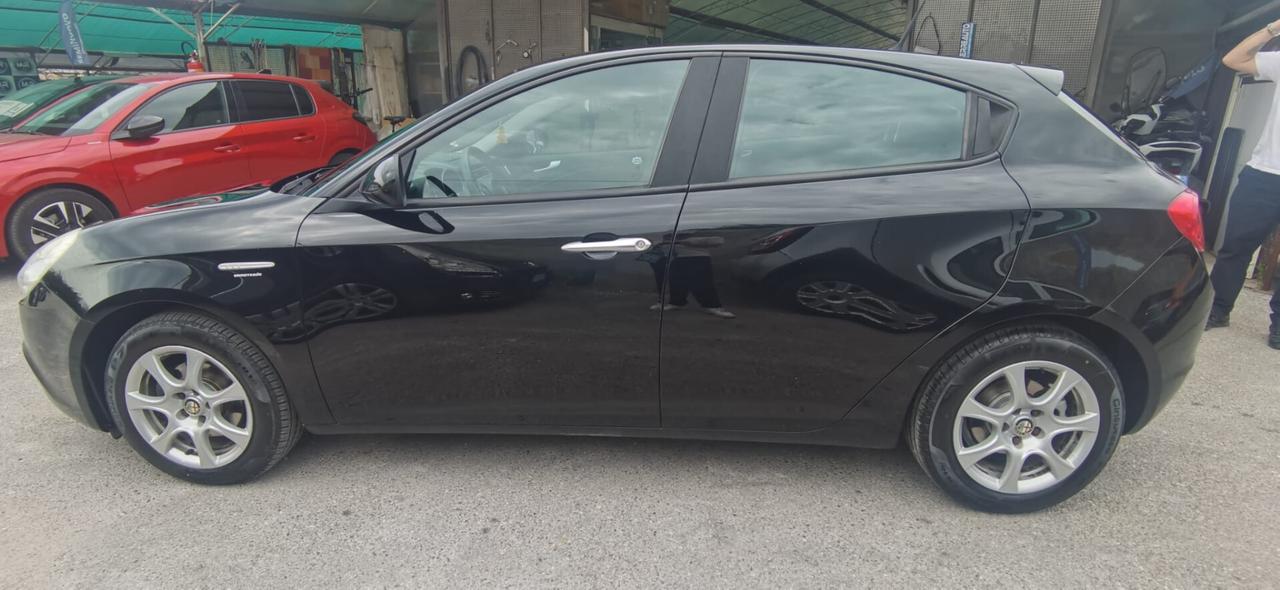 Alfa Romeo Giulietta 1.6 JTDm-2 105 CV Distinctive 2013 USATO