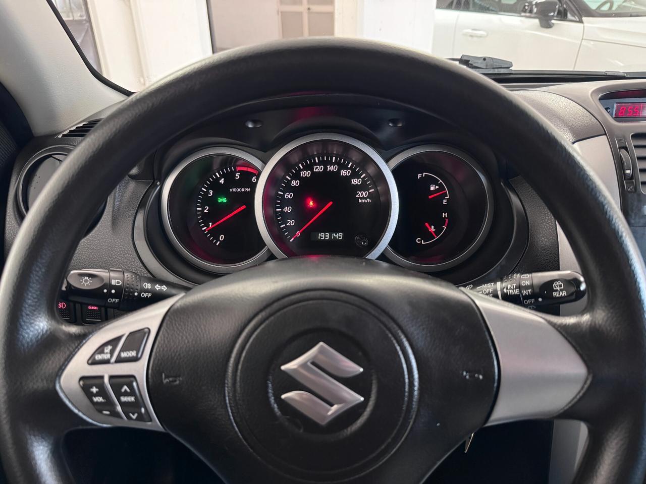 Suzuki Grand Vitara 1.9 DDiS 3 porte GANCIO TRAINO + RIDOTTE