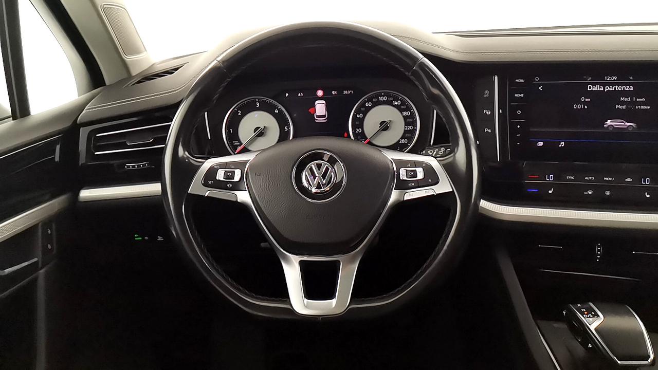VOLKSWAGEN Touareg III 2018 - Touareg 3.0 V6 tdi Black Style 231cv tipt