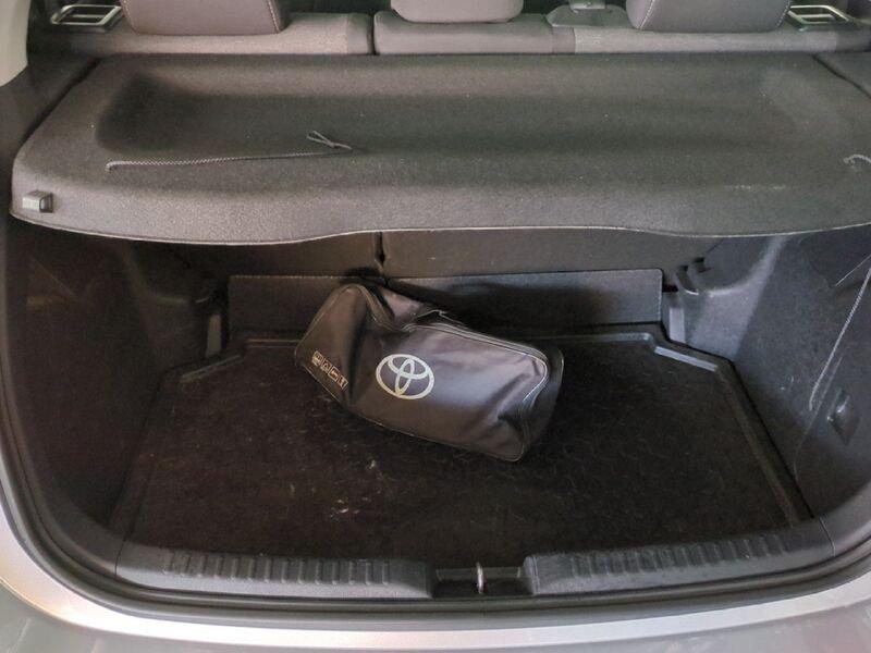 Toyota Yaris Hybrid Trend MY22