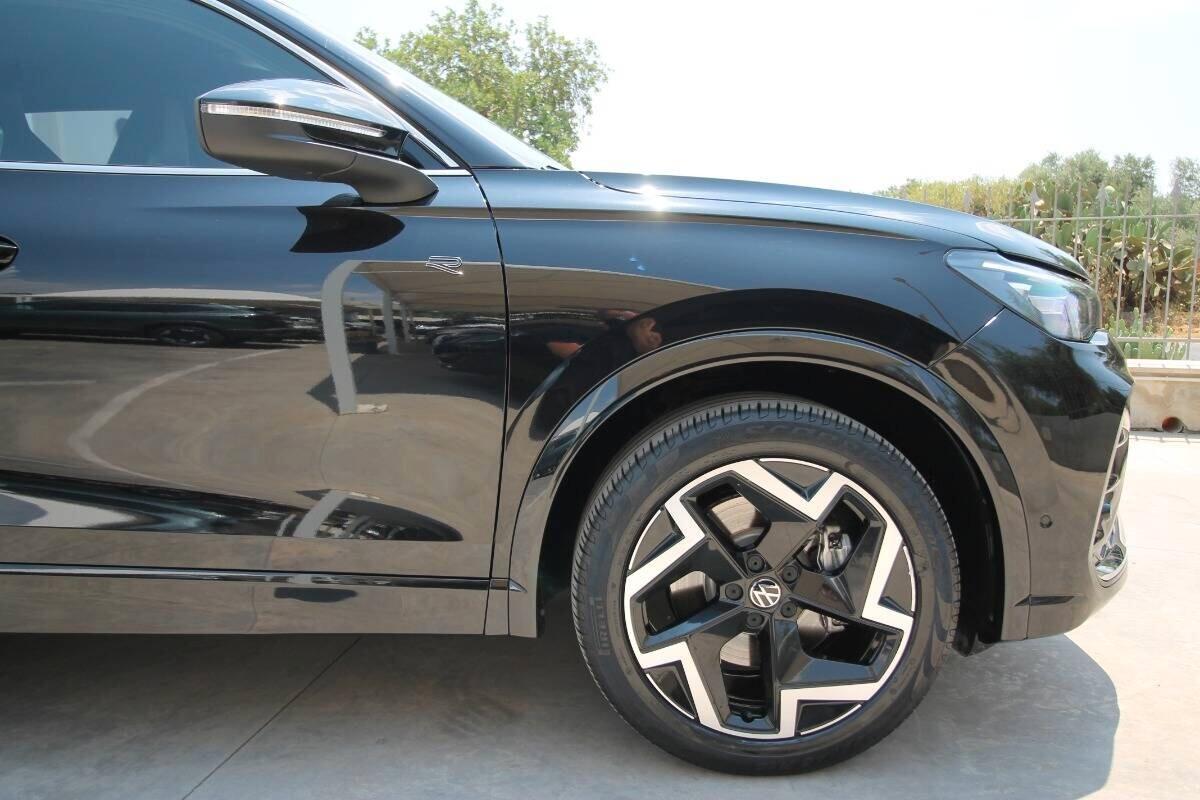 Volkswagen Tiguan 2.0 TDI 150 CV DSG R-Line|2025