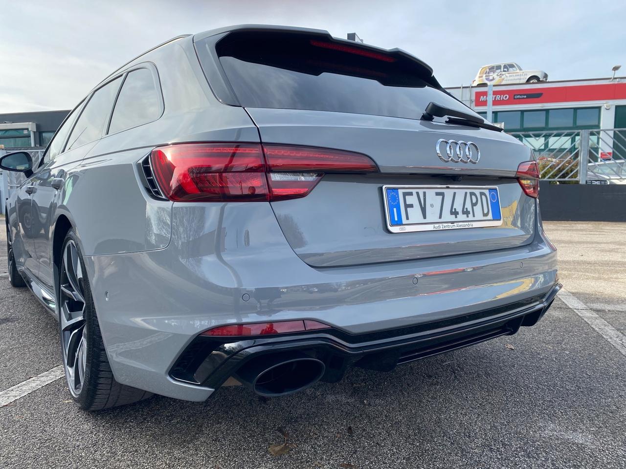 Audi A4 RS 4 Avant 2.9 TFSI quattro tiptronic