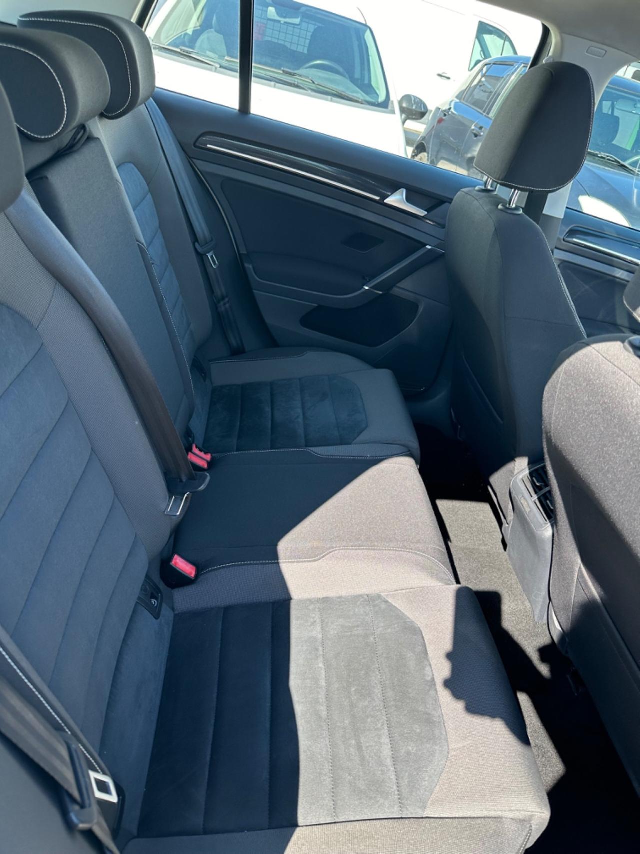 Volkswagen Golf 1.6 TDI Highline CON TETTUCCIO
