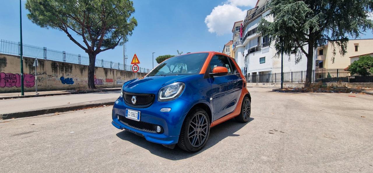 Smart ForTwo 0.9 Turbo 90cv twinamic cabrio Prime AUTOMATICA ALLESTIMENTO BRABUS