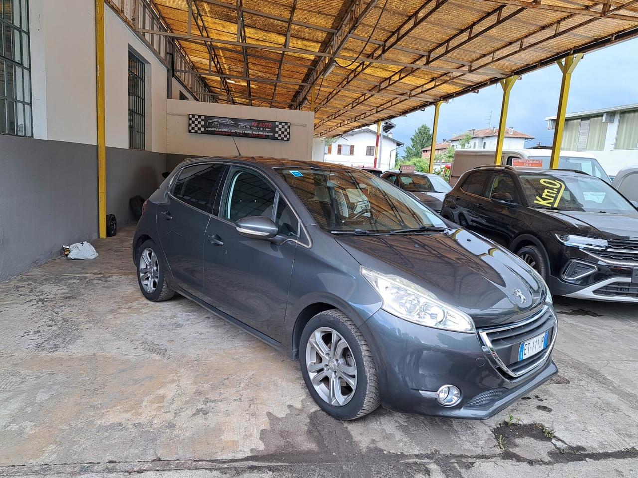 Peugeot 208 1.4 HDi 68 CV 5 porte Allure