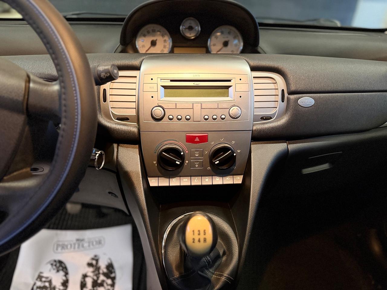 Lancia Ypsilon 1.3 MJT 75 CV Unyca NEOPATENTATI