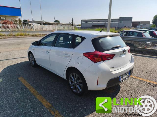 TOYOTA Auris 1.8 Hybrid Lounge