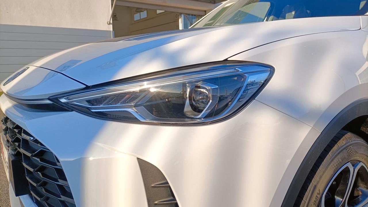NUOVA Mg ZS 1.5 MT Standard 2025