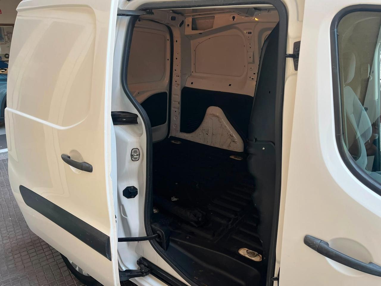 Citroen Berlingo 1.6 HDi 75 Van 3 posti Club L1
