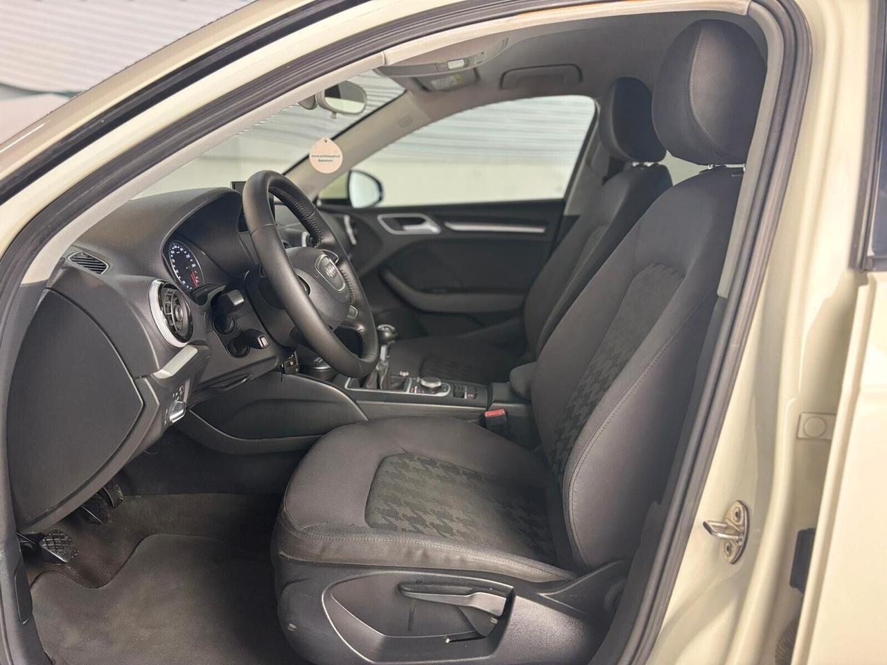 Audi A3 1.6 Diesel 110 cv - Sportback