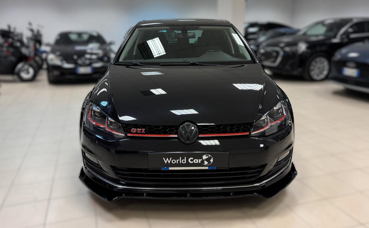 Volkswagen Golf 1.4 TSI 140 CV DSG GTI