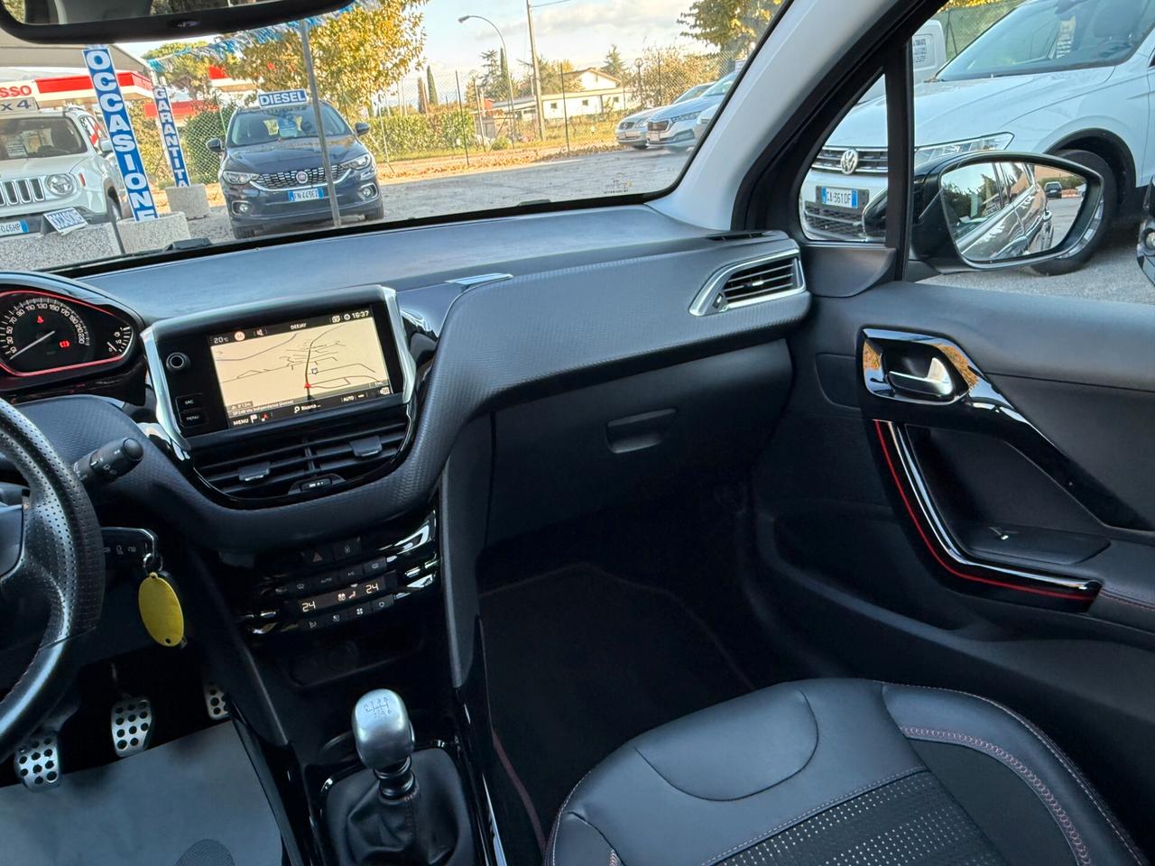 " UNA CHICCA " Peugeot 2008 Pure Turbo GT Line