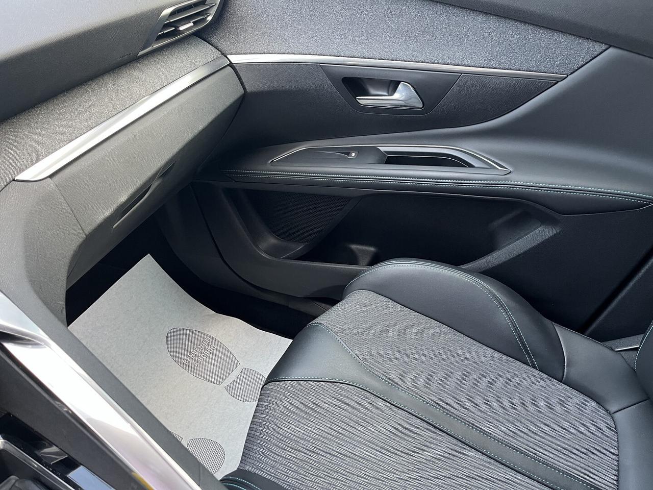 PEUGEOT 5008 1500 HDI 130 CV AUTOM. 7 POSTI