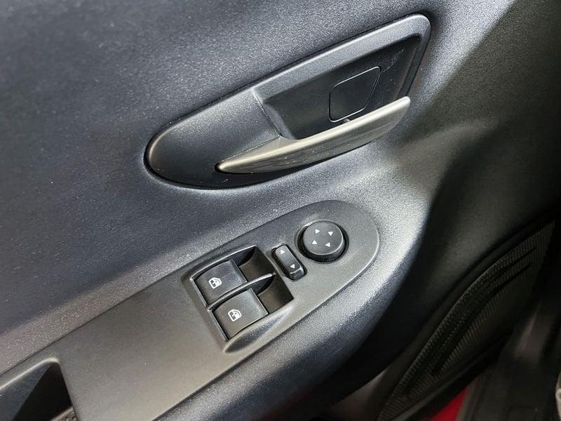 Lancia Ypsilon Ypsilon 1.0 FireFly 5 porte S&S Hybrid Ecochic Silver