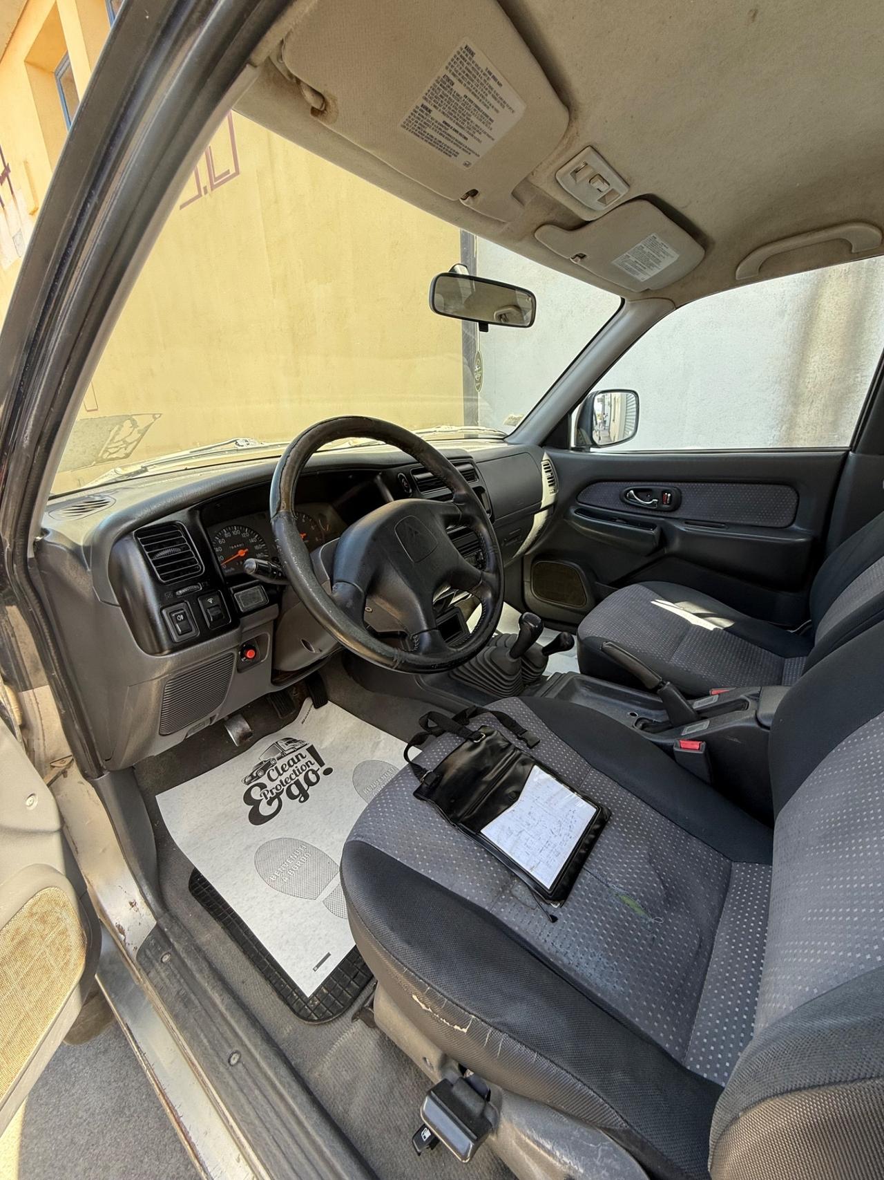 Mitsubishi L200 2.5 TDI 4WD Club Cab Pick-up GLS