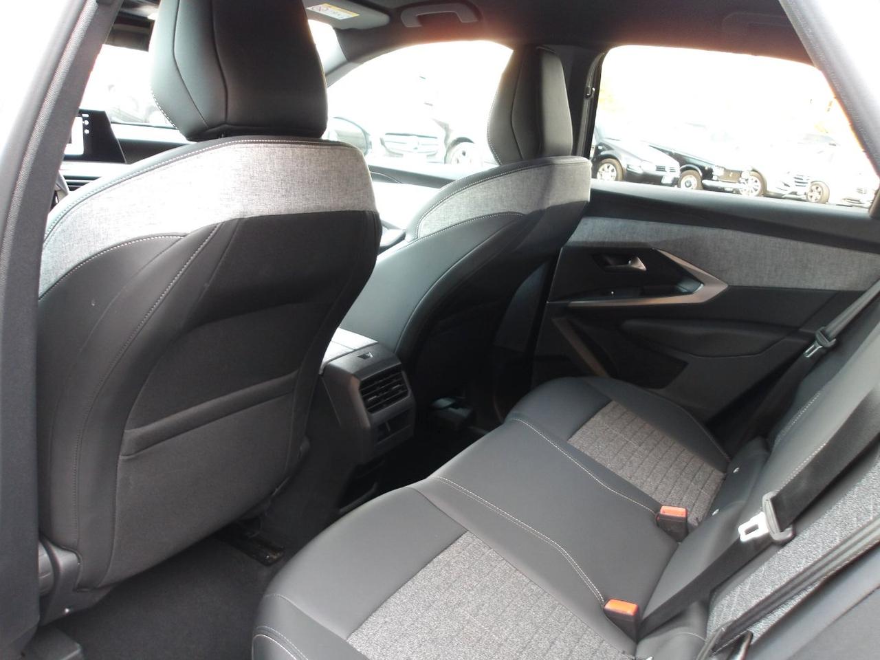 Peugeot 3008 Hybrid 145 e-DCS6