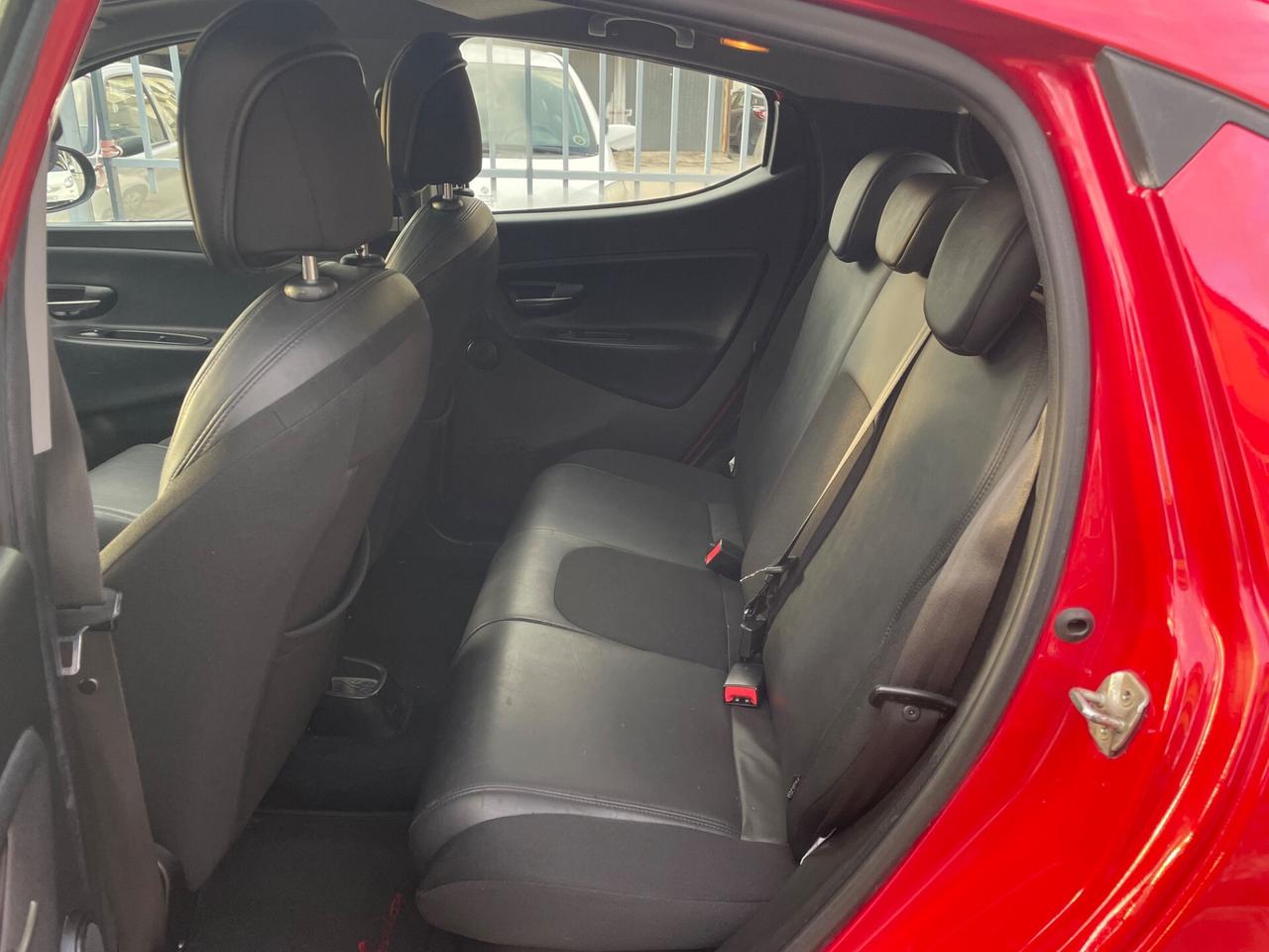 Lancia Ypsilon 0.9 TwinAir 85 CV 5 porte S&S DFN Platinum