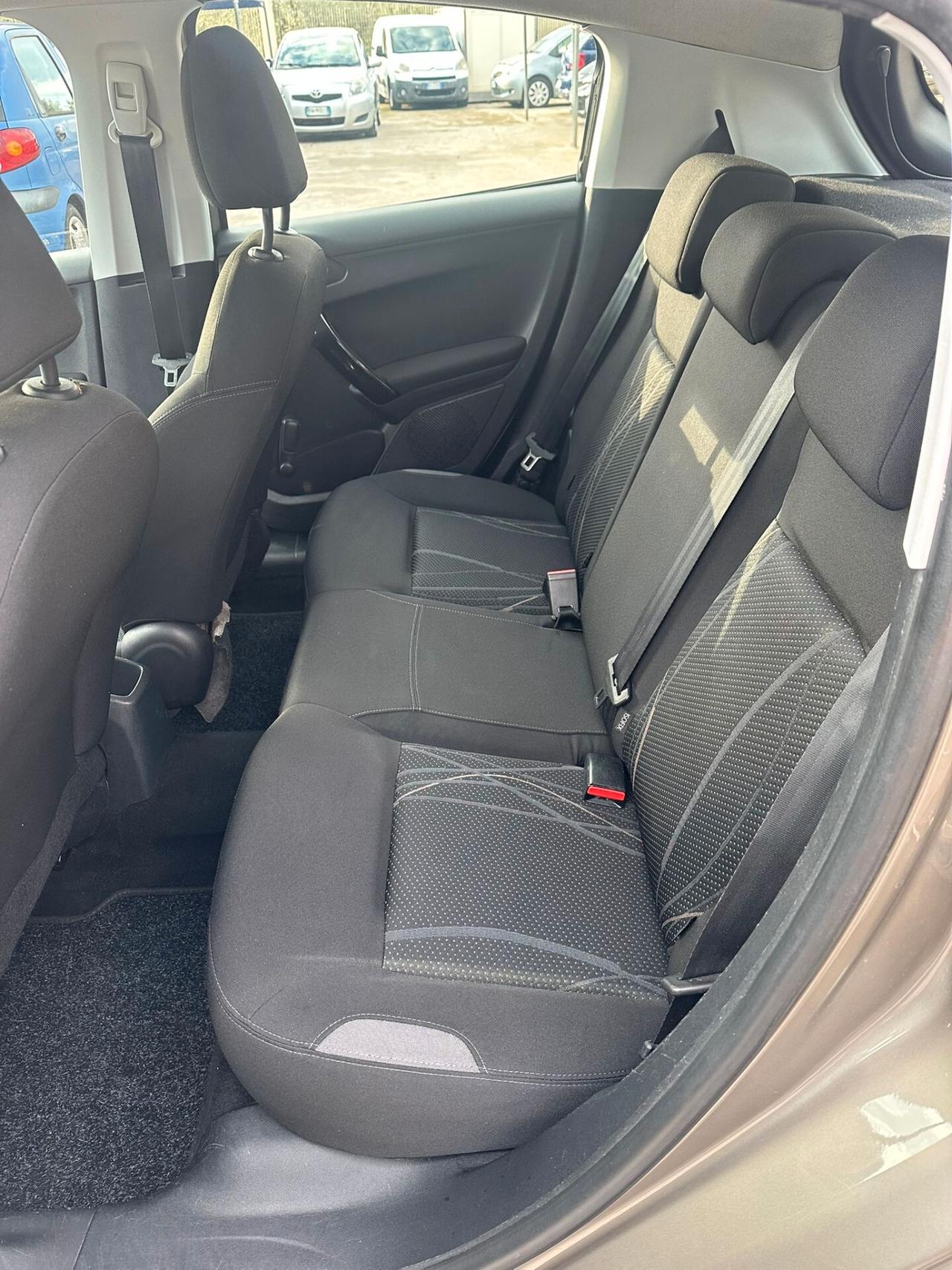 Peugeot 208 1.4 HDi 68 CV 5 porte Business