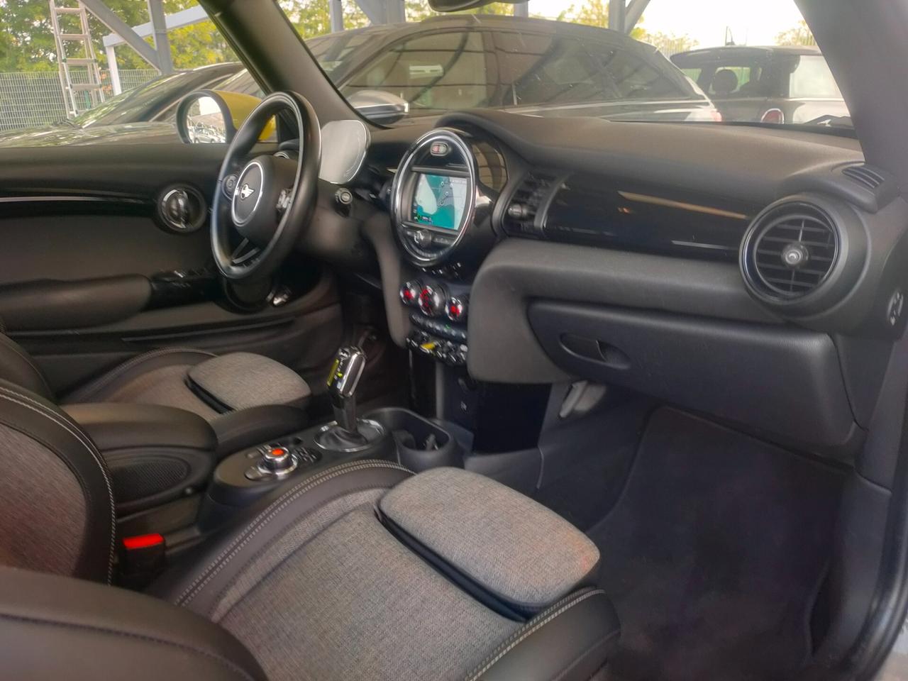 Mini Full Electric Cooper SE NEOPATENTATI
