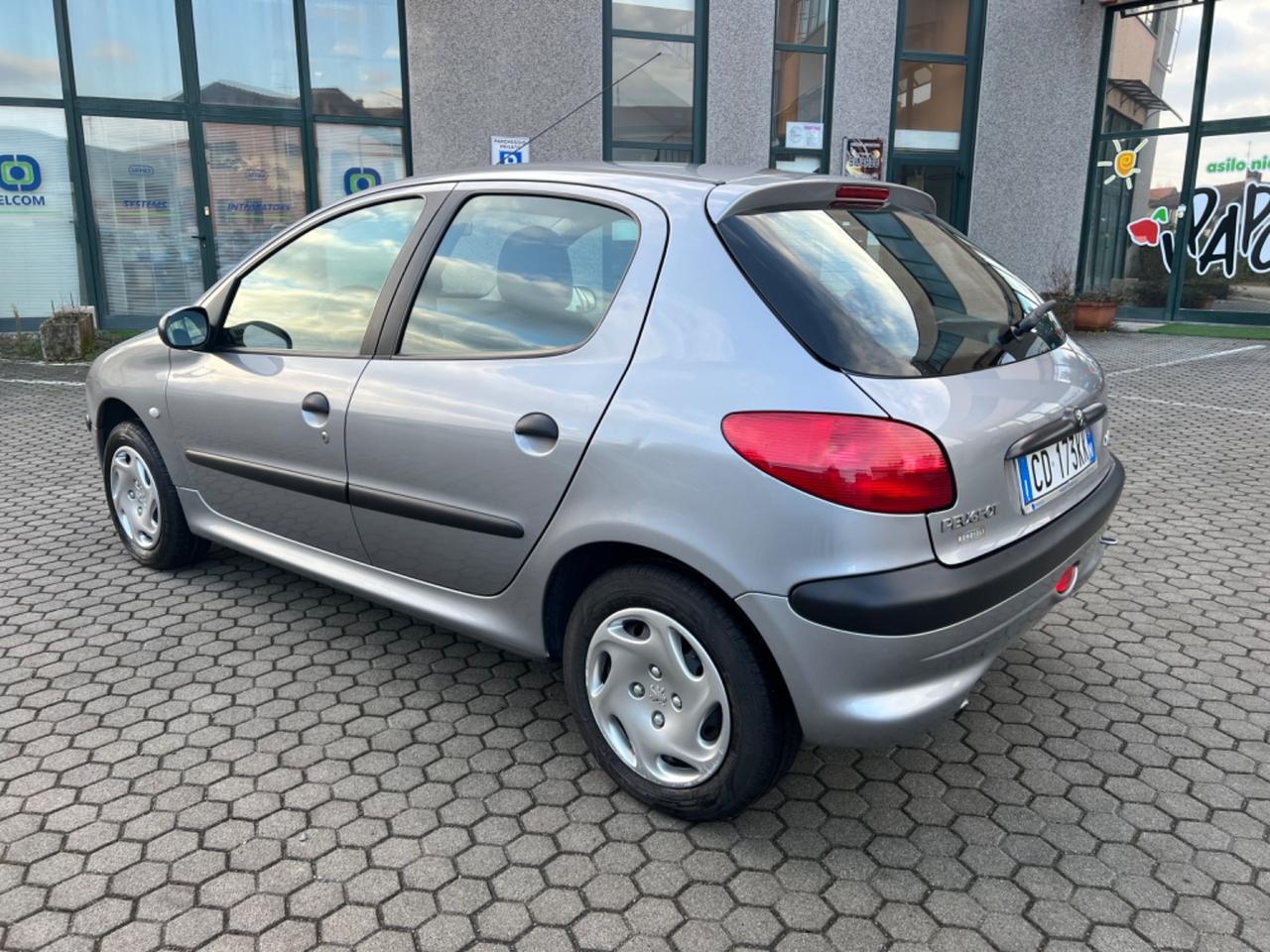 Peugeot 206 1.4 5p. XR*73000KM*NEOPATENTATI