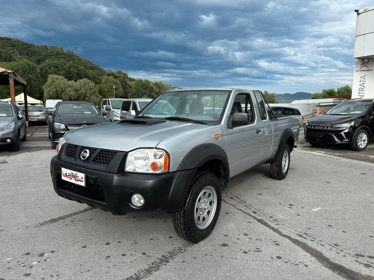 Nissan NP300 2.5 tdi 2p. King Cab Easy