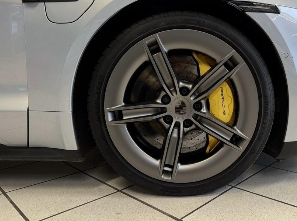 Porsche Taycan Turbo S