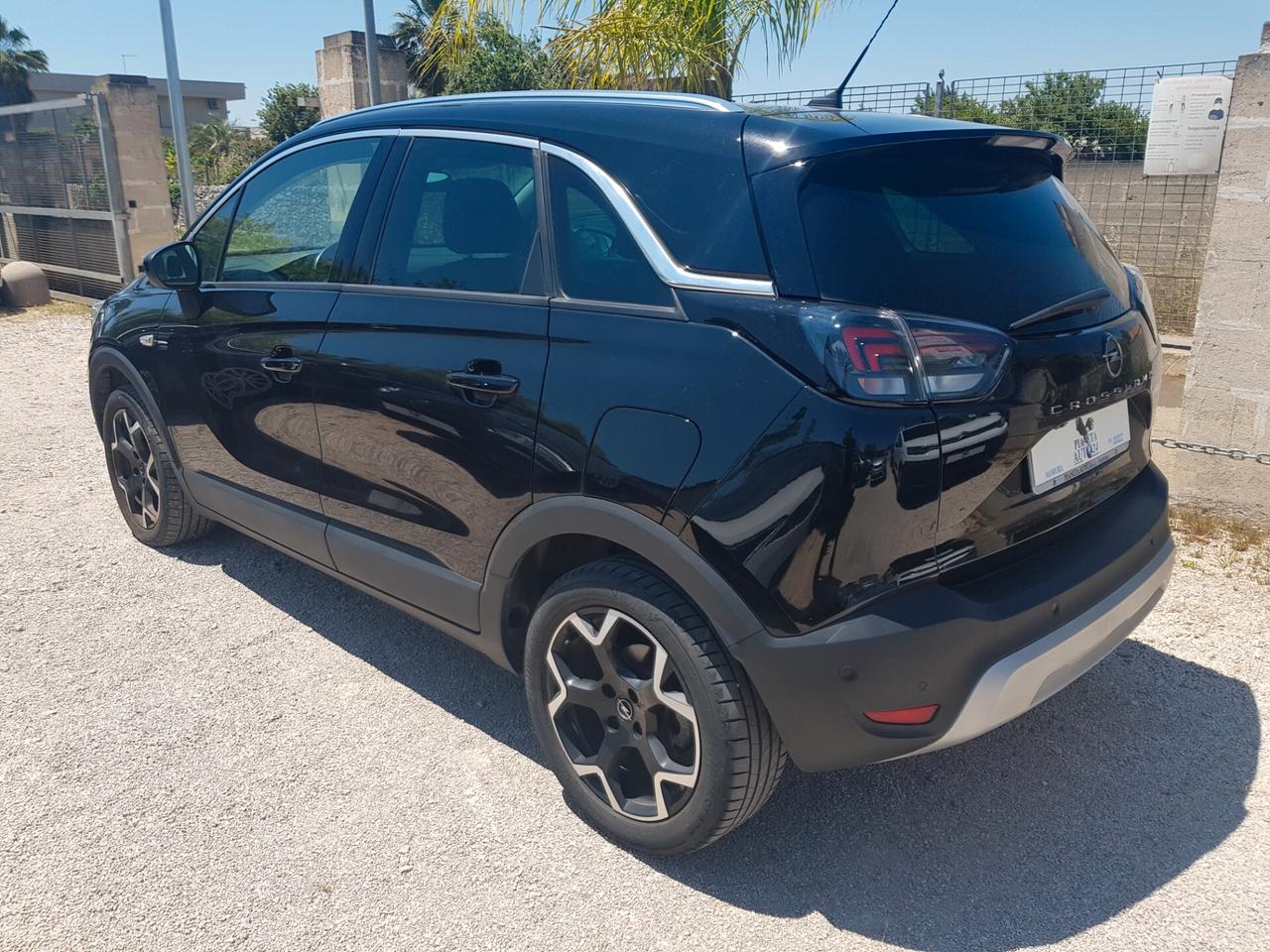 Opel Crossland 1.2 Elegance Navy Led Rcam Sensori Cerchi 17'
