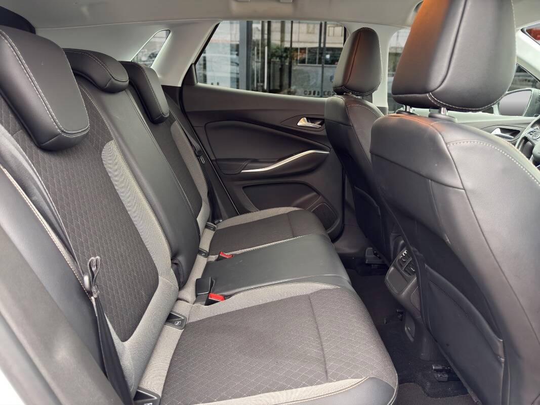 Opel Grandland 1.5 ecotec Bus. Eleg. s&s 130cv at8 Con NAVIGATORE