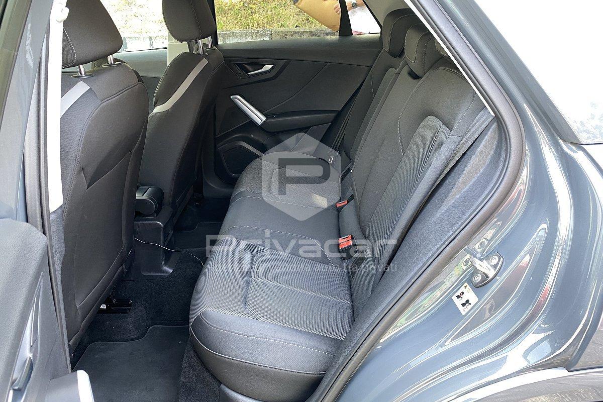 AUDI Q2 35 TFSI S tronic Business