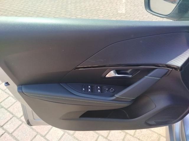 PEUGEOT 208 Hybrid 136 e-DCS6 GT