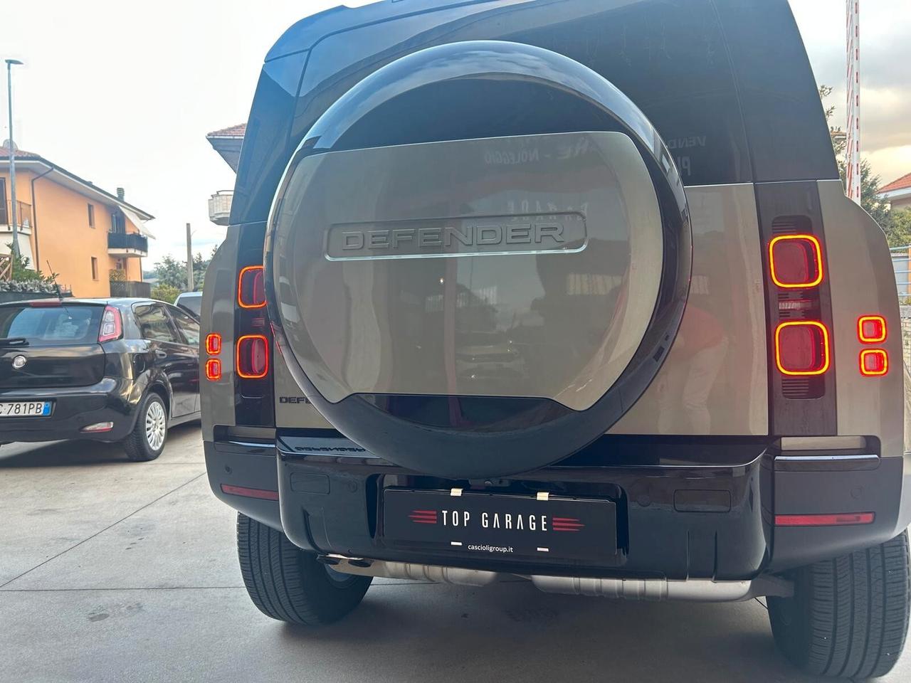 Land Rover Defender 110 3.0D I6 200 CV AWD Auto X-Dynamic SE