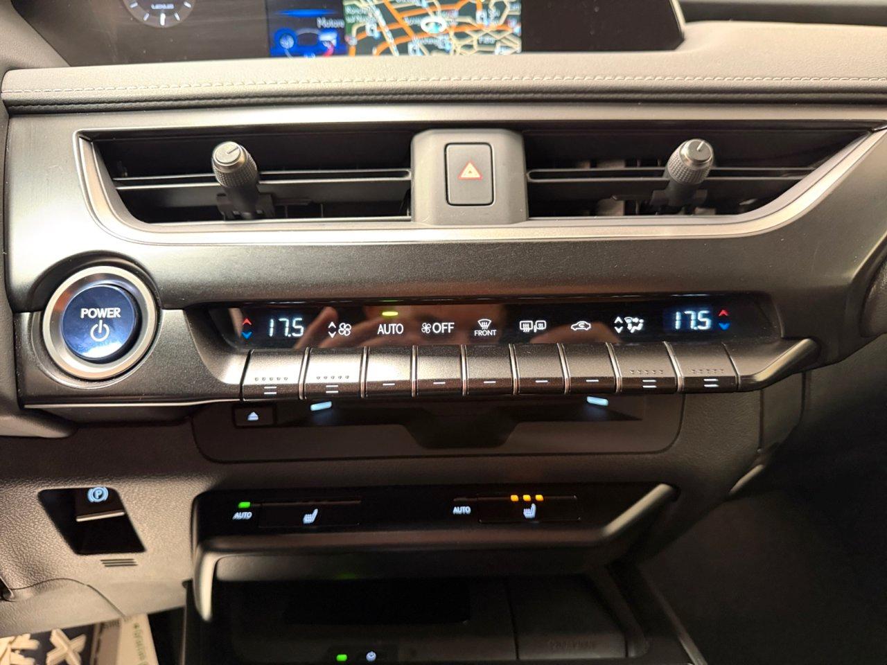 Lexus UX 250h 2.0 Midnight 2wd cvt