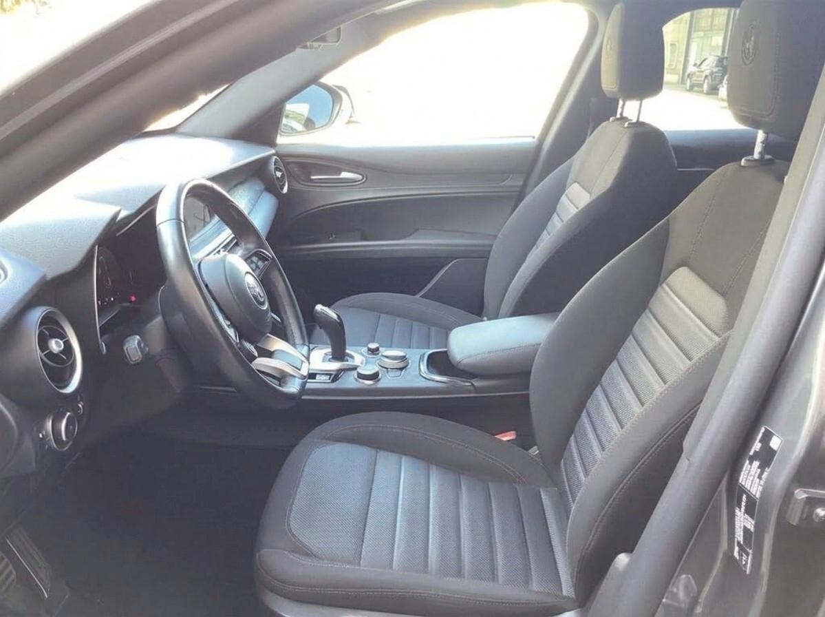 Alfa Romeo Stelvio 2.2 TD 160 CV SUPER AT8 FARI MATRIX MODELLO 2024 NAVI 18" RETROCAMERA VETRI SCURI UNICO PROPRIETARIO