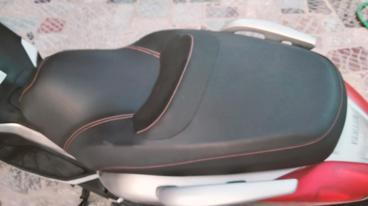 Yamaha X-Max 250