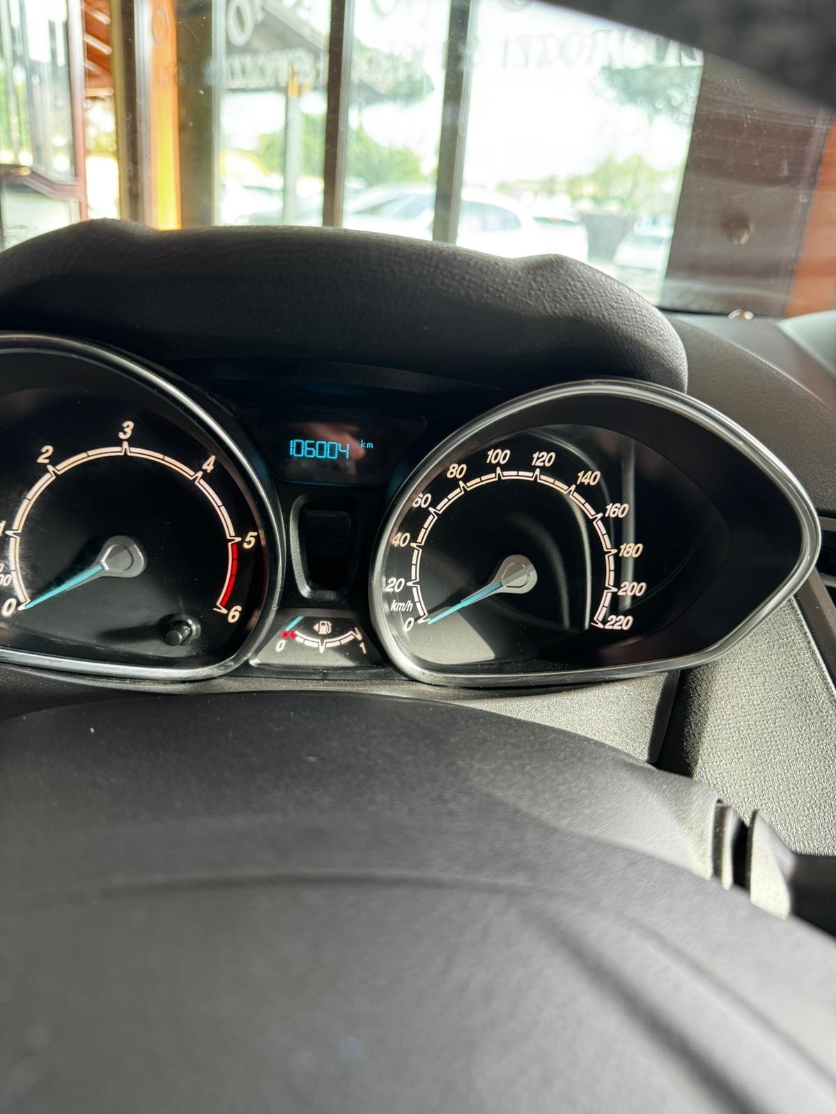 Ford Fiesta 1.5 TDCi 75CV 5 porte Titanium