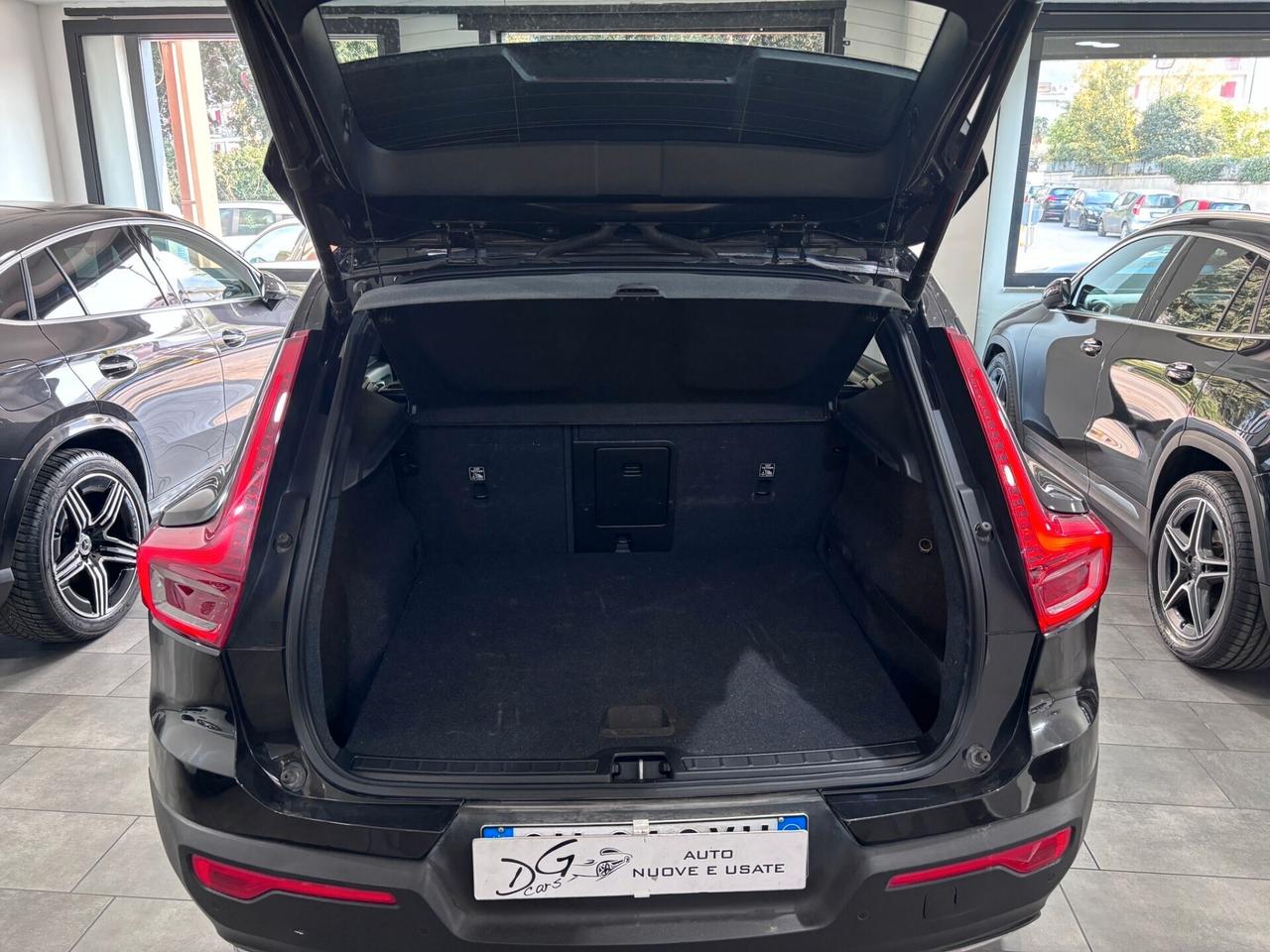 Volvo XC40 R-DESIGN LET-NAVI-TETTO