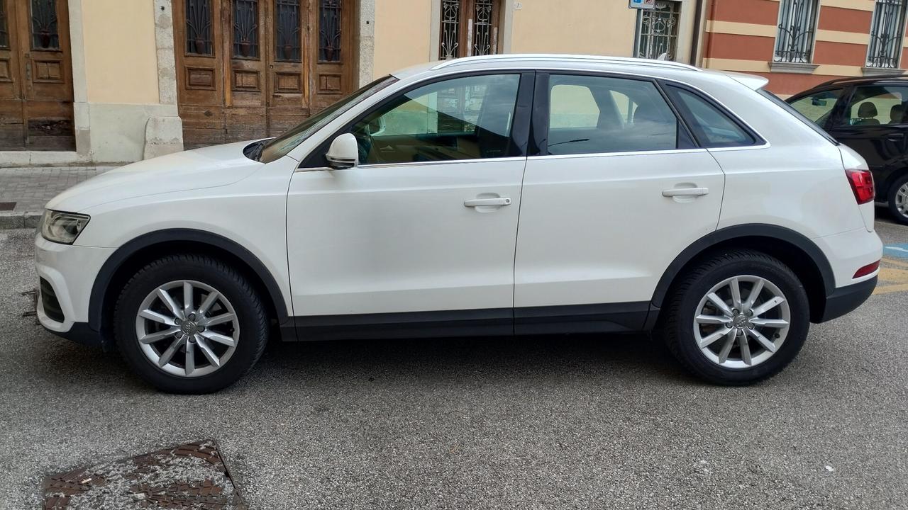 Audi Q3 2.0 TDI 120 CV S line Edition