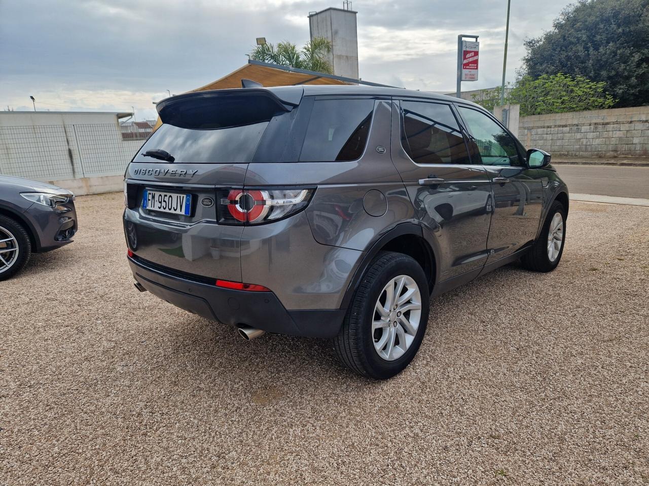Land Rover Discovery Sport 2.0 TD4 150 CV HSE Luxury con KM ZERO