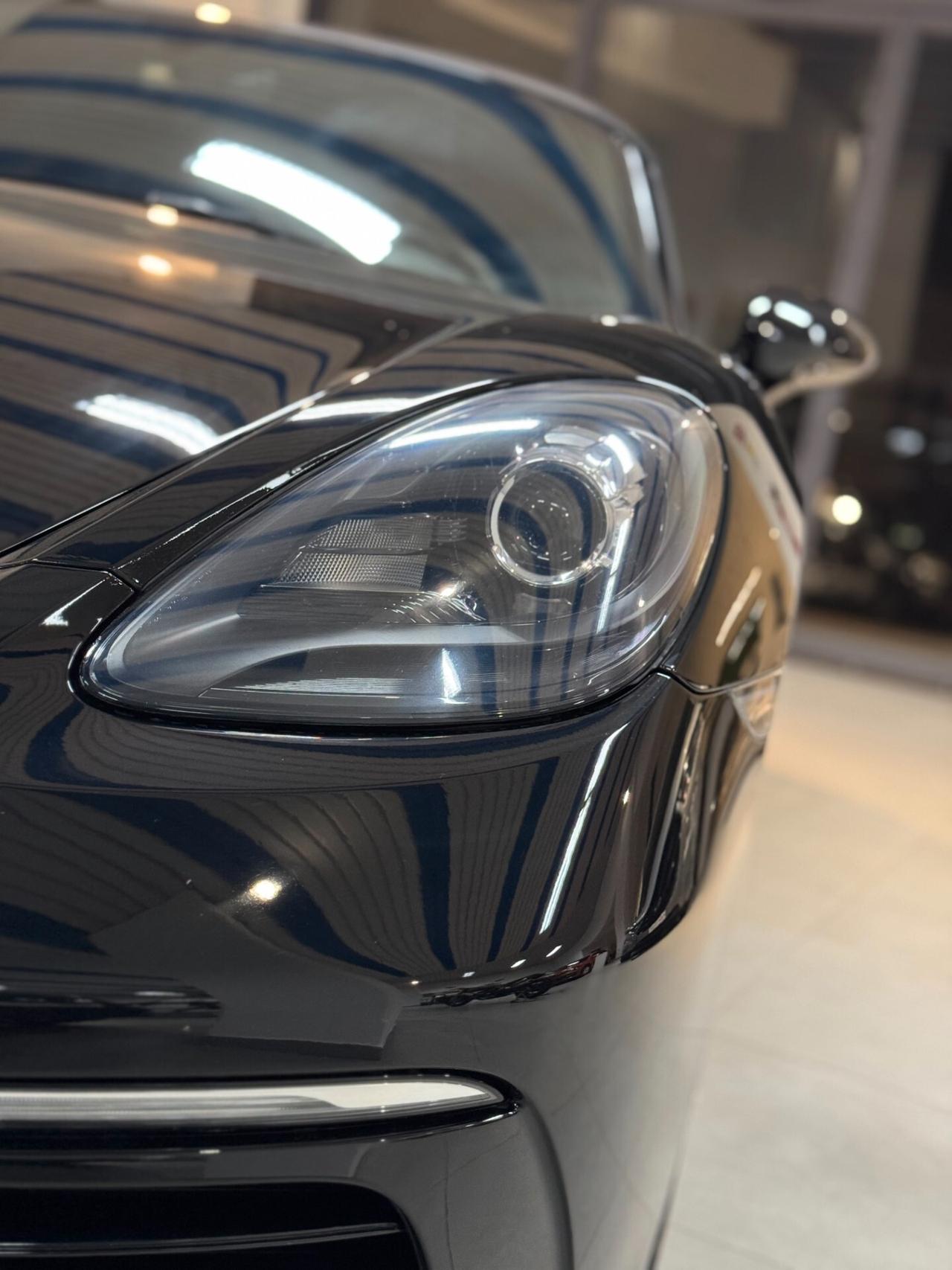 Porsche 718 Spyder Boxster 2.0 T