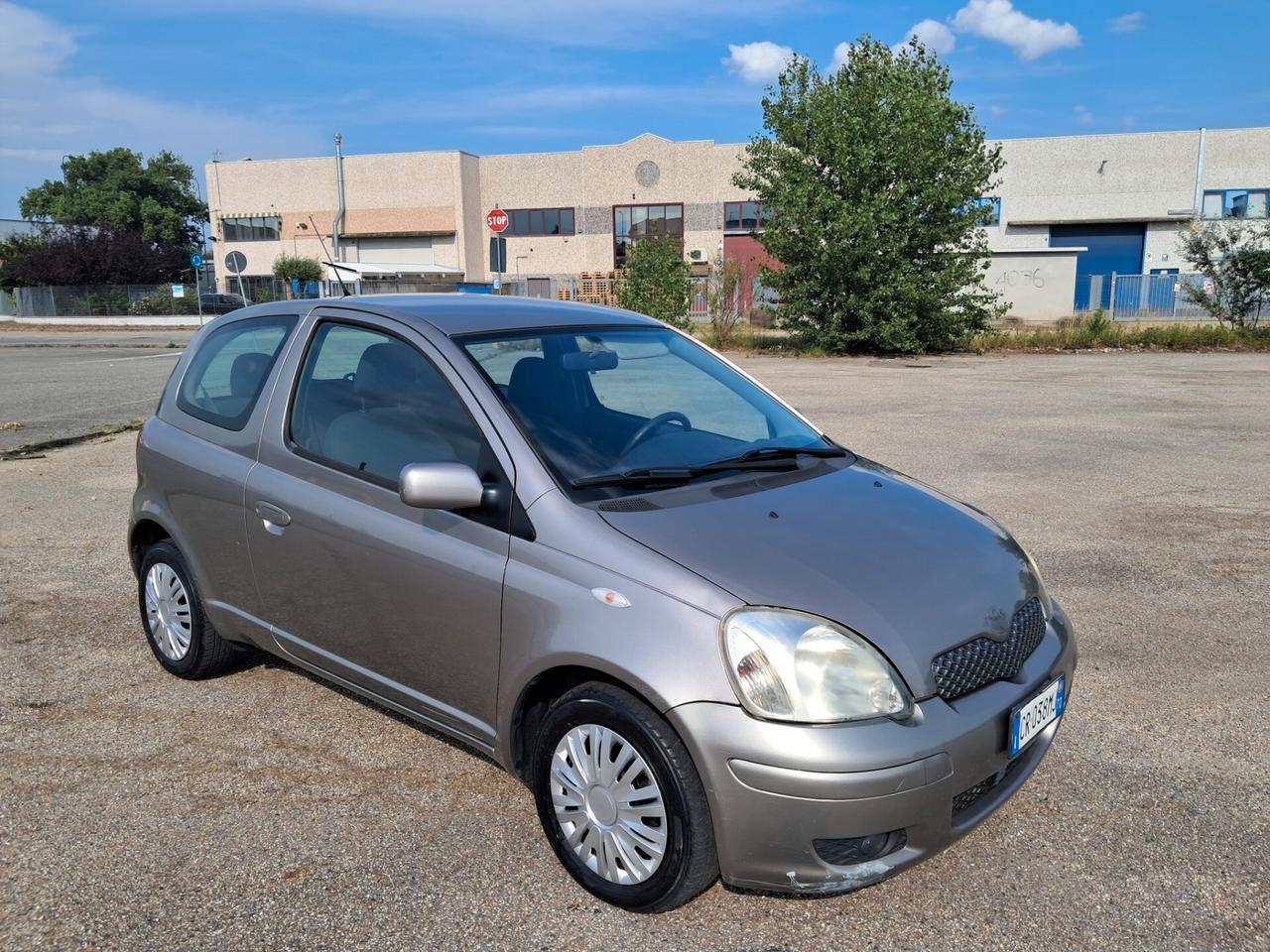 TOYOTA YARIS BENZINA