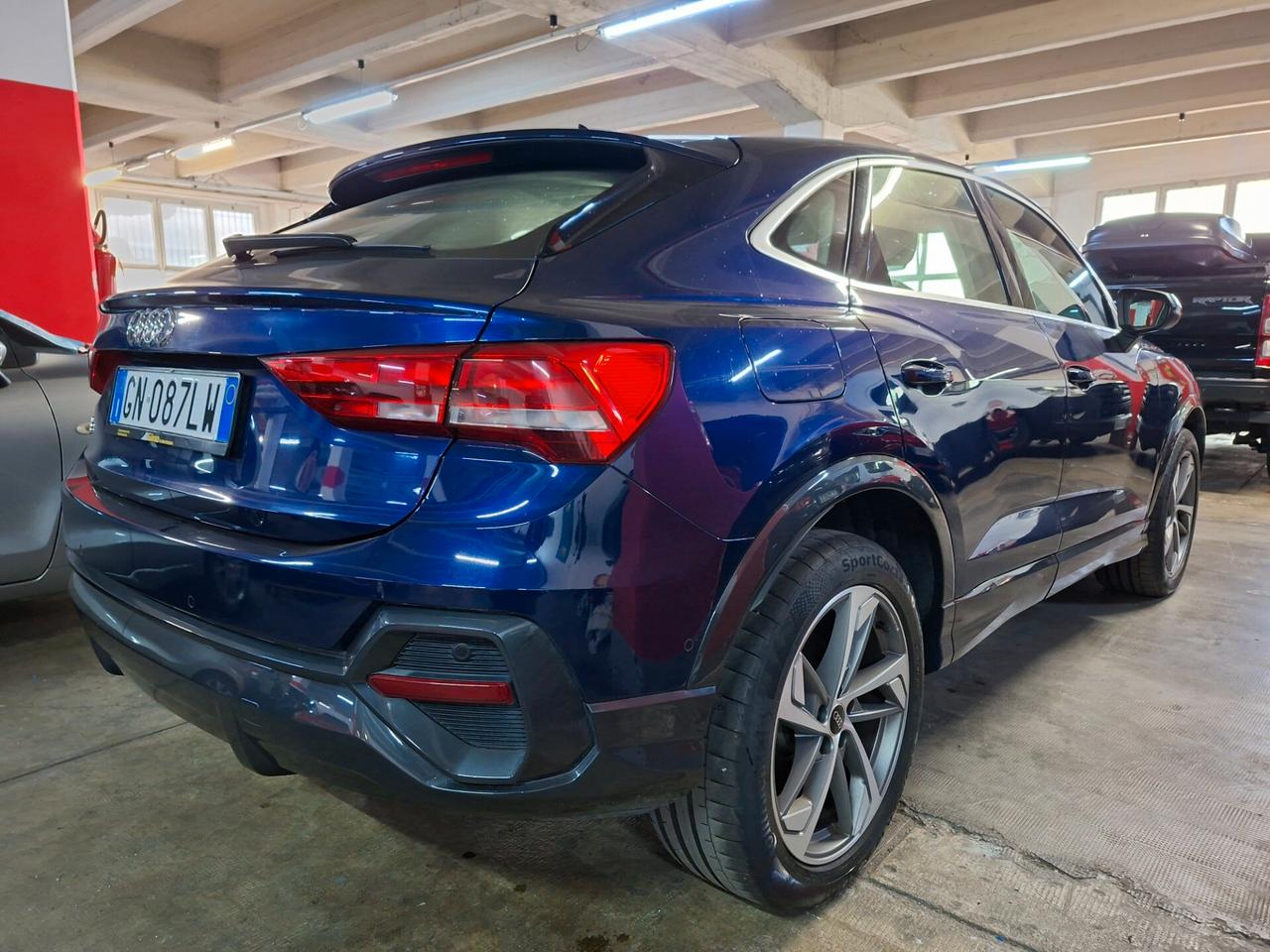 Audi Q3 35 TDI S tronic Business Advanced AUT. 46000 KM!!!